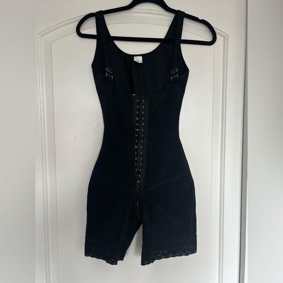 Faja Colombiana post op / BBL body shaper size medium in black - Picture 5 of 13